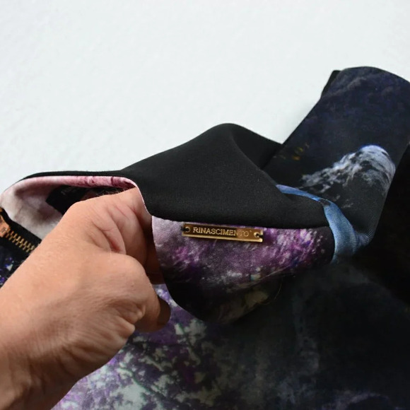 Rinascimento Picture Dress - Picture 7 of 9